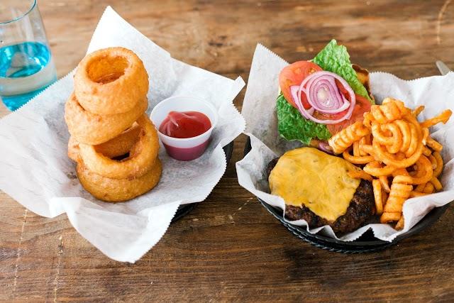Woody's Eatery
