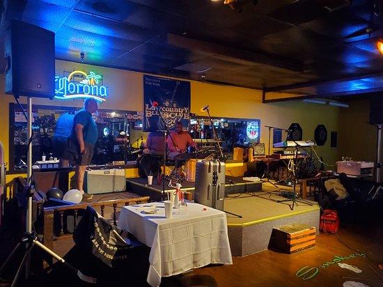 Smokey's Place Sports Bar & Grill