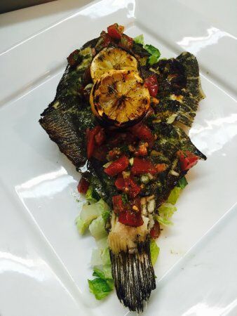 La Casona Restaurant Bar & Lounge