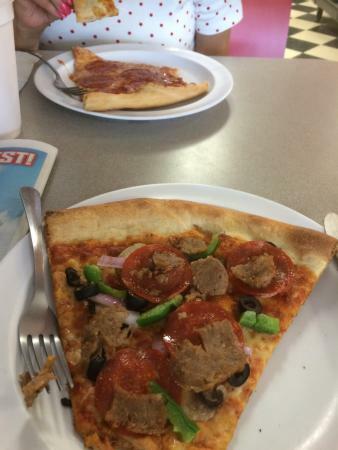 Village Idiot Pizzeria